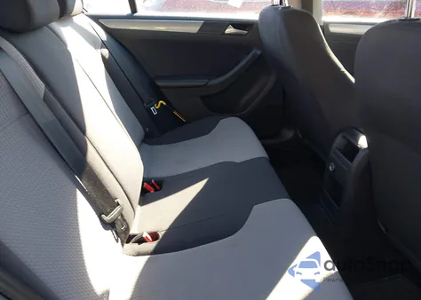 2017 Volkswagen Jetta 1.4T S z USA, uszkodzony, nr VIN 3VW2B7AJ3HM388320